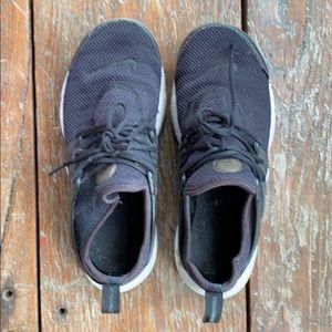 Nike women’s running sneakers size 6